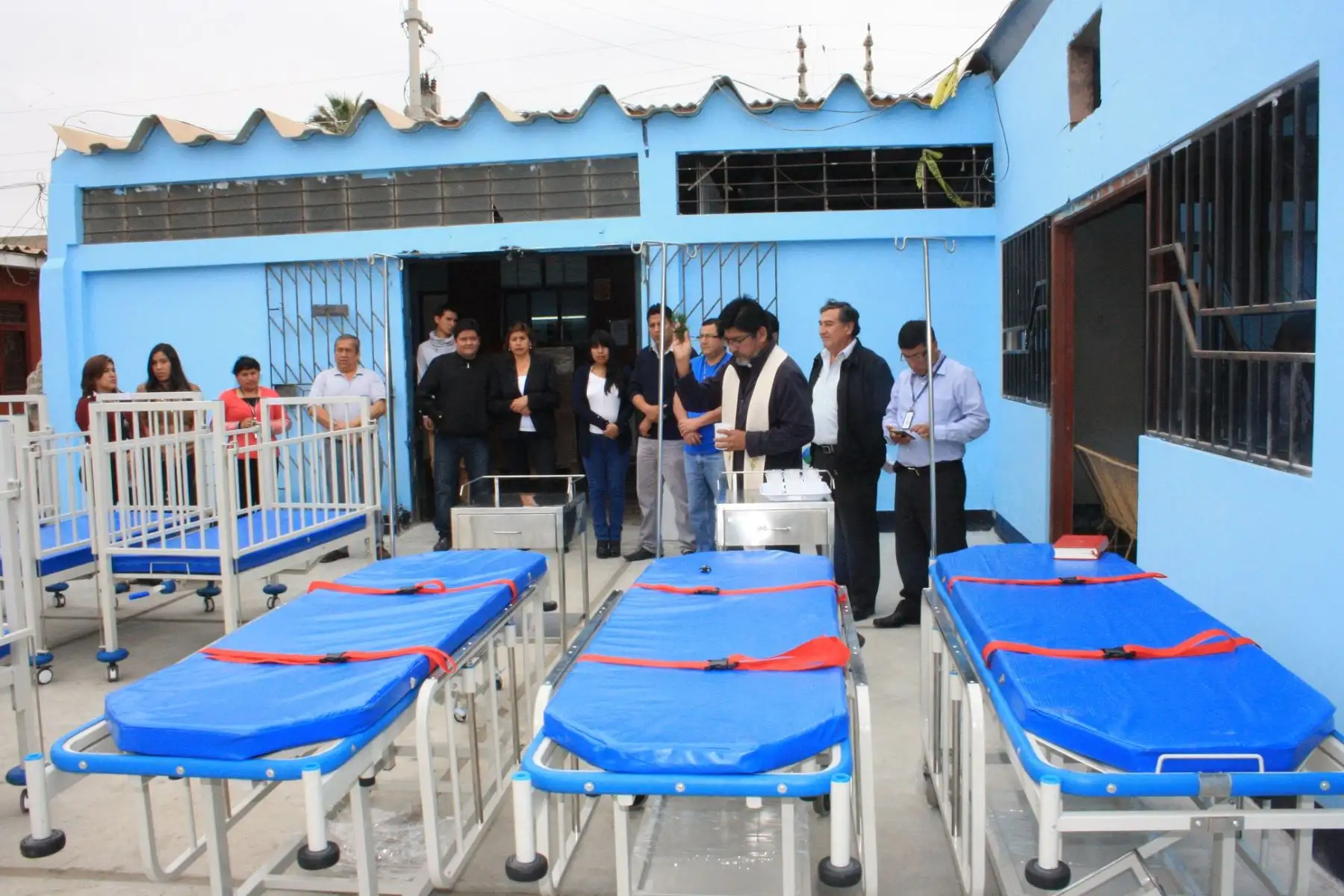 Muebles adquiridos constan de ocho modernas camillas pediátricas, tres camillas para traslado de pacientes y dos mesas para instrumental quirúrgico.