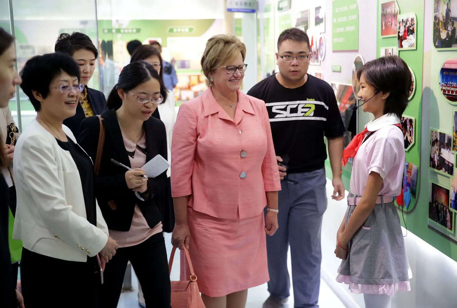 Primera Dama, Nancy Lange, visitó la Escuela Experimental Primaria de la ciudad de Beijing. Foto: ANDINA/Prensa Presidencia