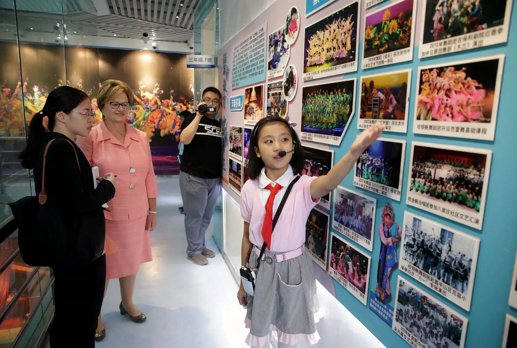 Primera Dama, Nancy Lange, visitó la Escuela Experimental Primaria de la ciudad de Beijing. Foto: ANDINA/Prensa Presidencia