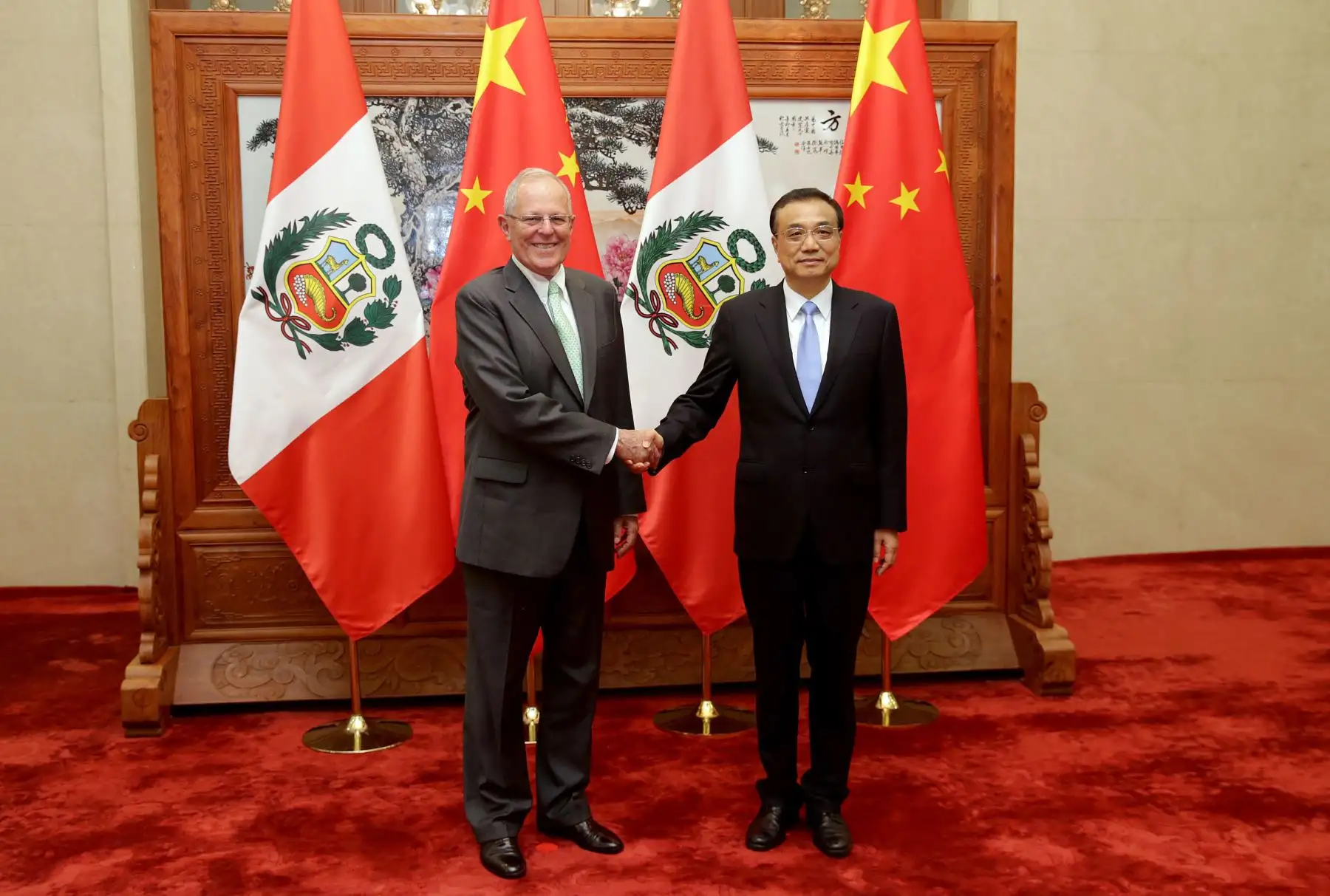 El presidente de la República, Pedro Pablo Kuczynski, fue recibido hoy por el primer ministro de China, Li Keqiang. Foto: ANDINA/ Prensa Presidencia