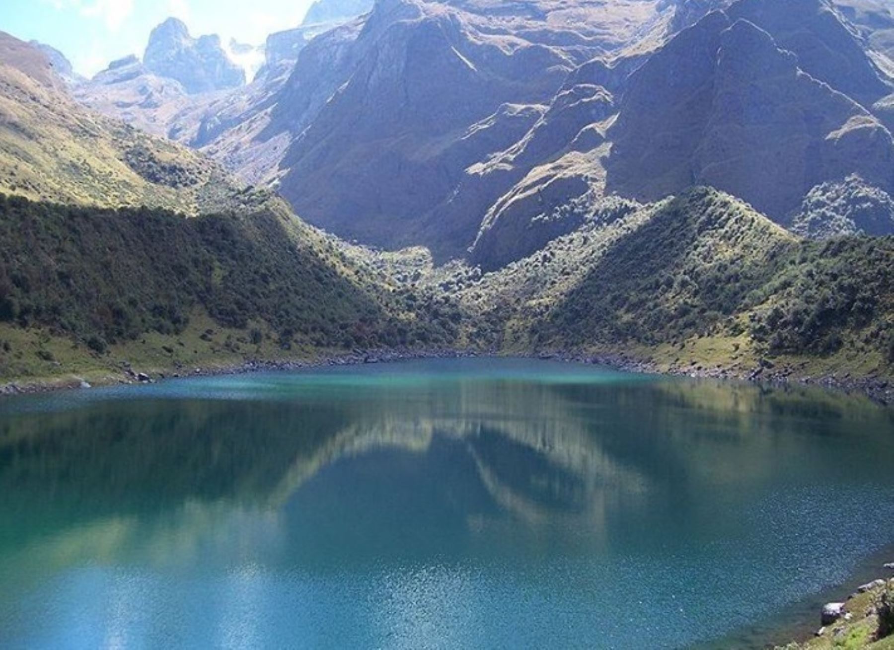 Laguna de Uspacocha, llamada también “laguna mayor", ubicada en la zona alto andina del Santuario Nacional de Ampay. Foto: Facebook Santuario Nacional de Ampay.