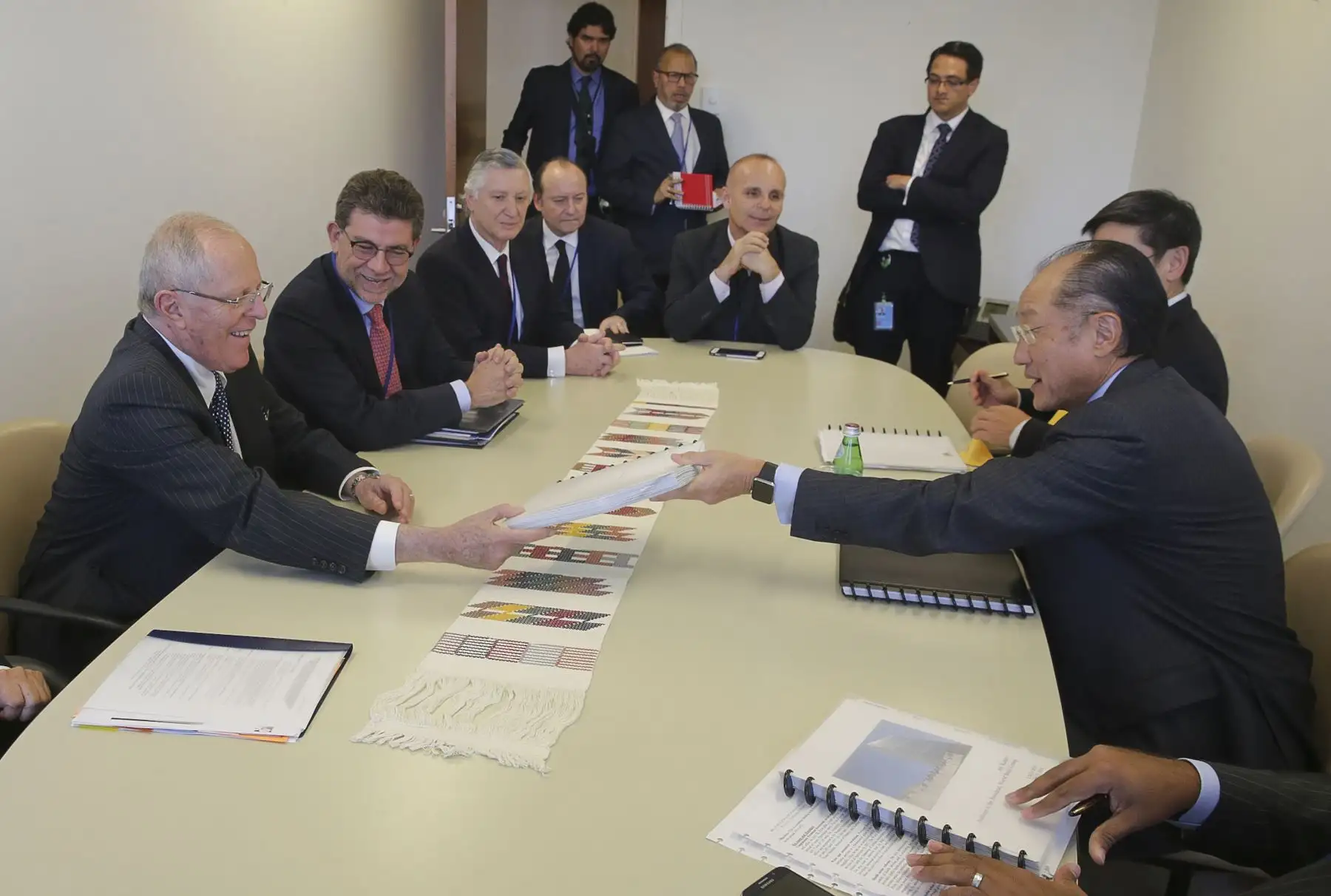 El presidente Pedro Pablo Kuczynski, se reúne con el presidente del Grupo Banco Mundial, Jim Yong Kim. Foto: ANDINA/ Prensa Presidencia