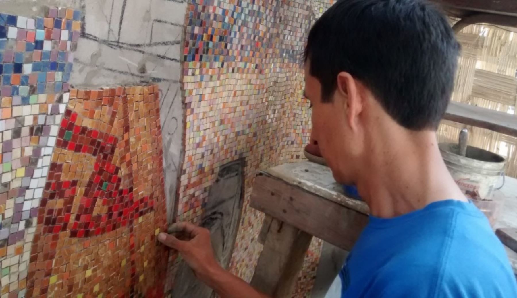 Gran mural de mosaicos en Universidad de Trujillo tendrá avance de 80% hasta fin de año.