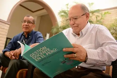 Especialistas en Educación Hugo Díaz y César Picón elaboraron libro sobre uso de herramientas digitales.
