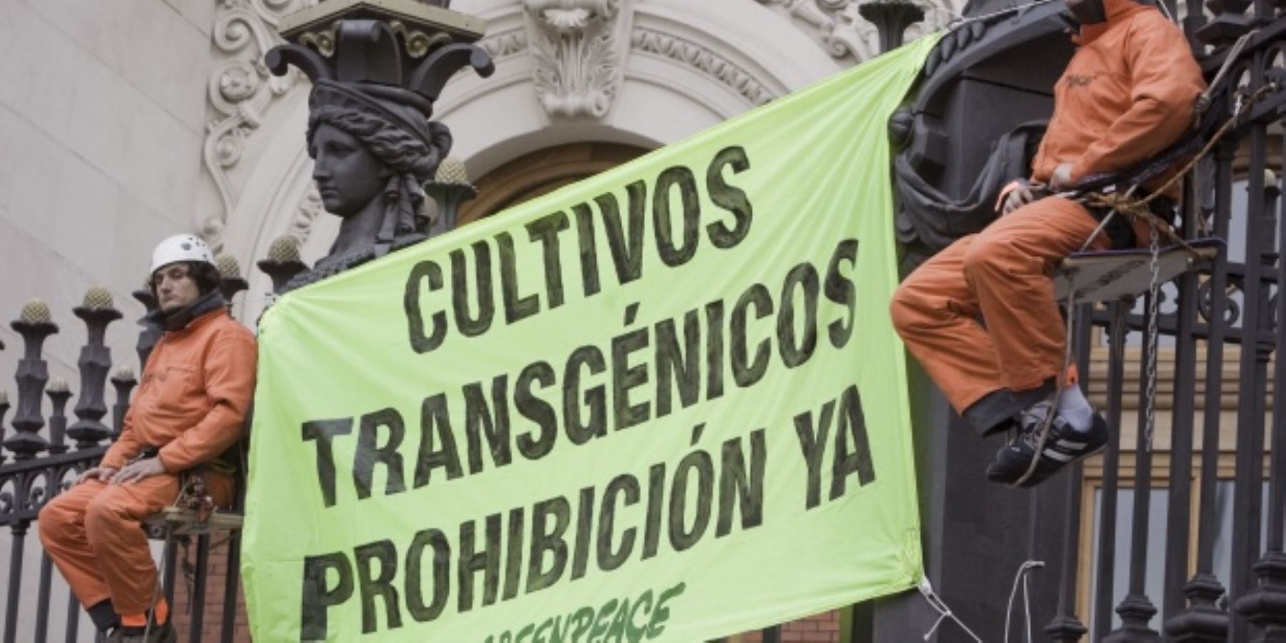 Acción de Greenpeace contra los transgénicos en Madrid, en abril de 2010. Foto: EFE