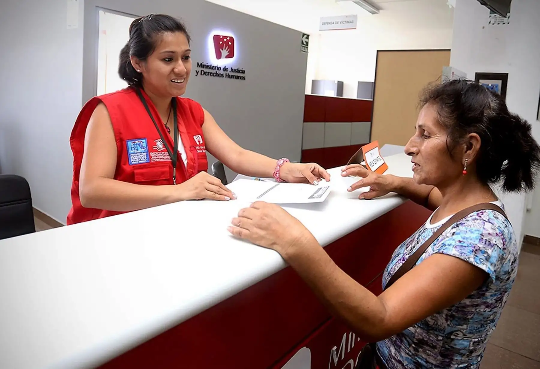 Centro de atención legal gratuita del Ministerio de Justicia beneficia a población vulnerable de Madre de Dios.