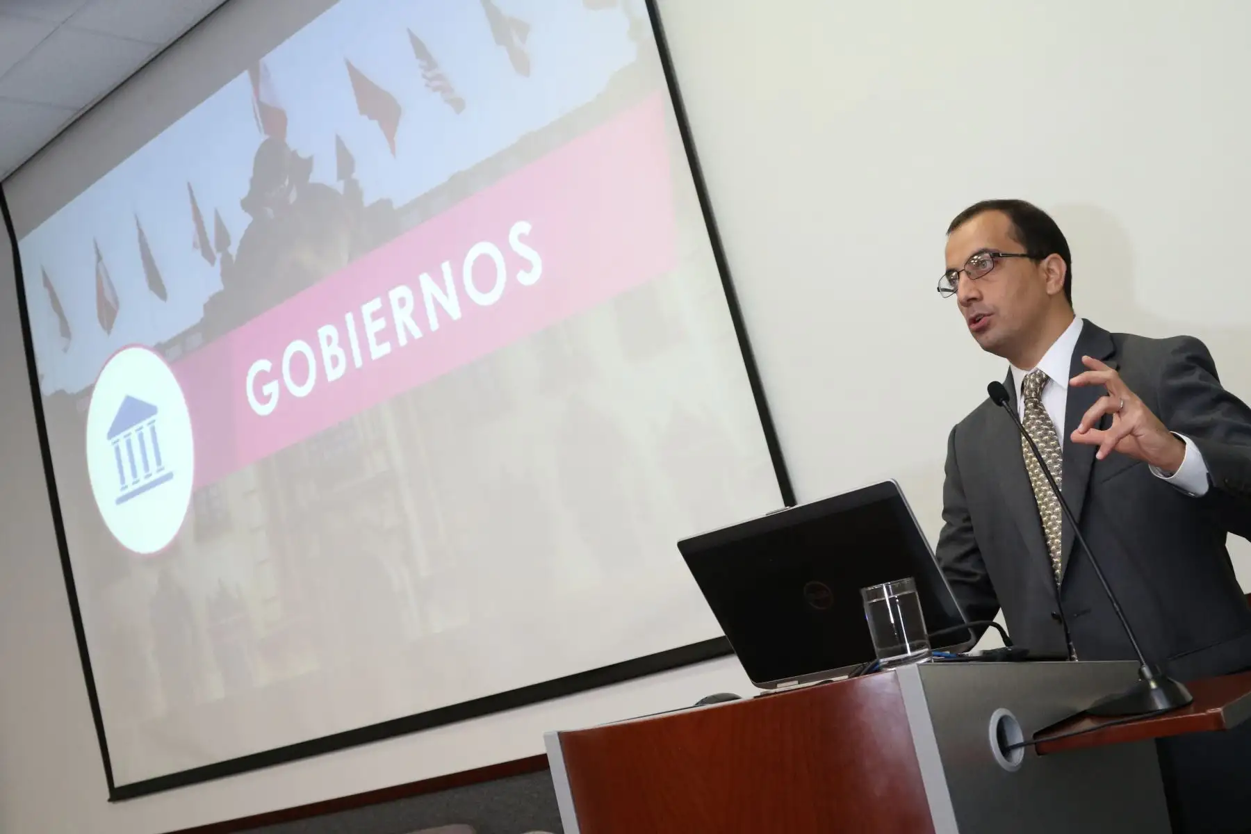 Economista del Departamento de Investigación del BID, Eduardo Cavallo. Foto: Universidad del Pacífico.