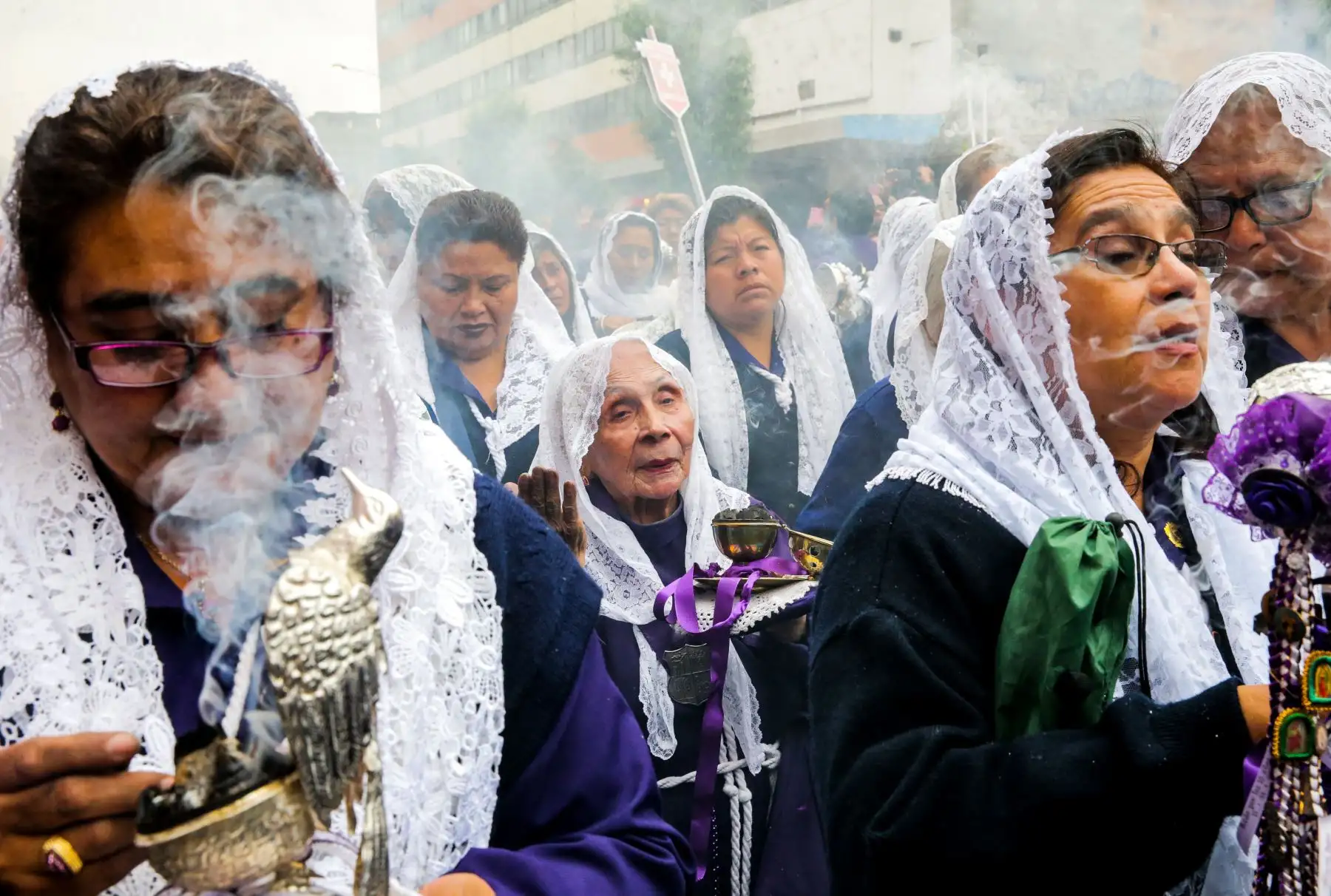 Procesión del Señor de los Milagros, en la avenida Tacna. Foto: ANDINA/ Jhony Laurente
