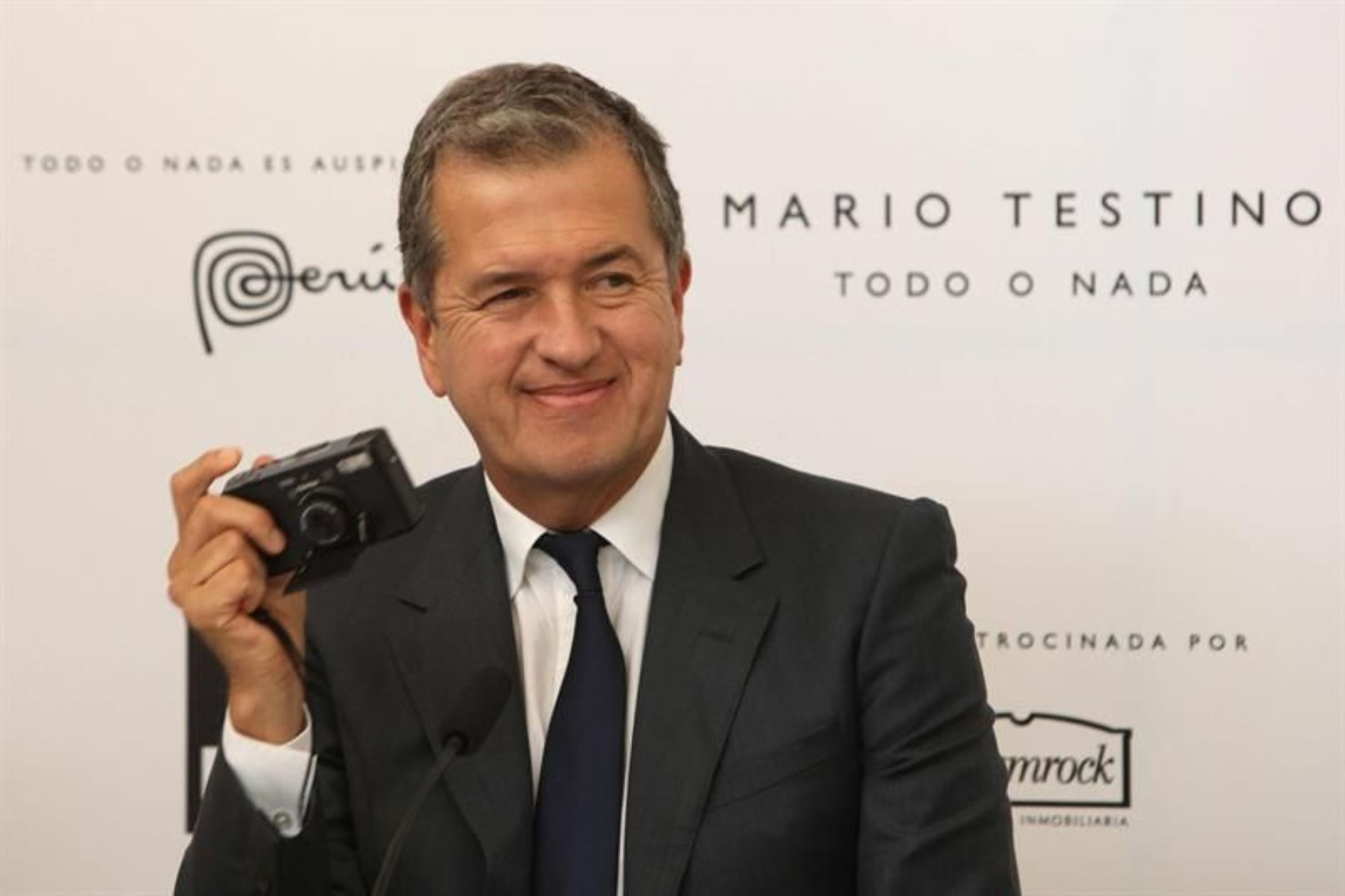El reconocido Mario Testino. Foto: EFE