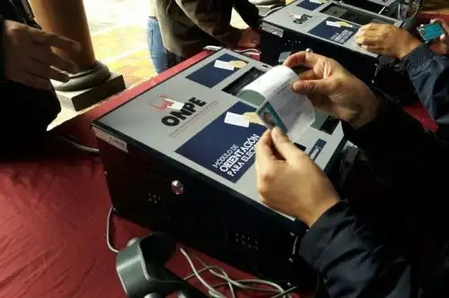 Voto electrónico realizado en UNMSM. Foto: Difusión.