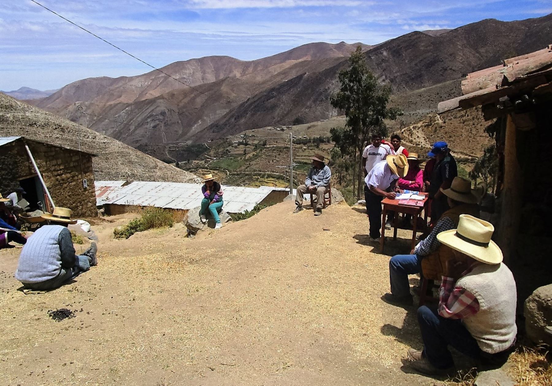PCM conformará Mesa de Desarrollo para reducir brechas en Huaytará