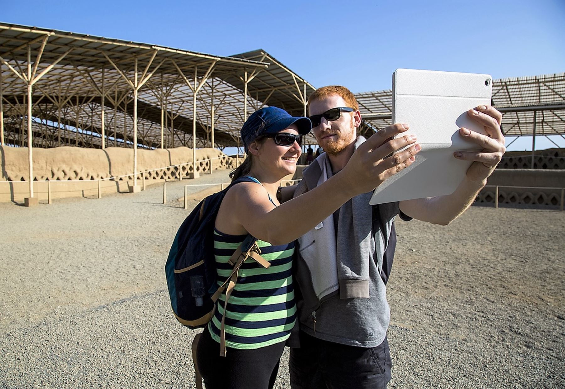Turistas de Estados Unidos encabezan la lista de viajeros extranjeros que visitan complejo arqueológico Chan Chan, en Trujillo. ANDINA