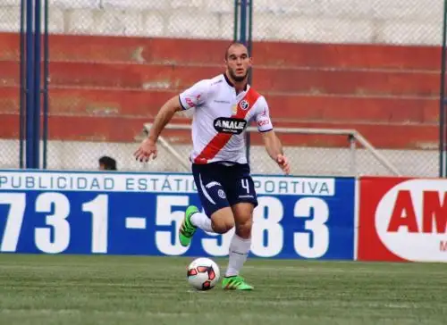 Adrián Zela, defensa del Deportivo Municipal. Foto: Facebook