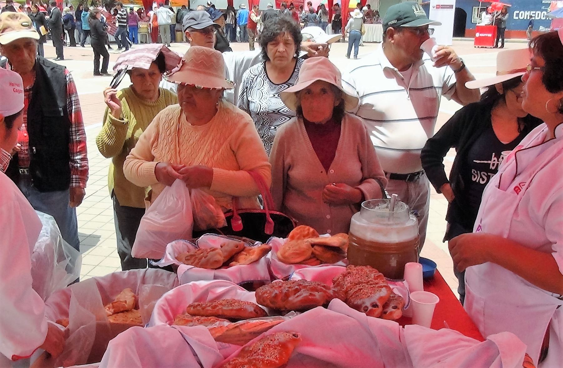 Panaderos artesanales del valle del Mantaro participan en Festival del Tanta Wawa. ANDINA/Pedro Tinoco