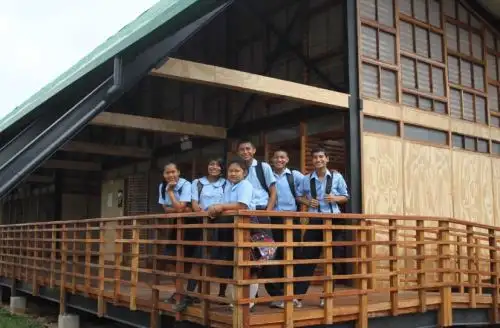La creatividad y la innovación arquitectónica del Plan Selva, como proyecto vivo que construye y rehabilita colegios públicos en zonas selváticas remotas del país, fue distinguida por el Colegio de Arquitectos del Perú en la XVII Bienal Nacional de Arquitectura, Urbanismo y Artes del Perú.