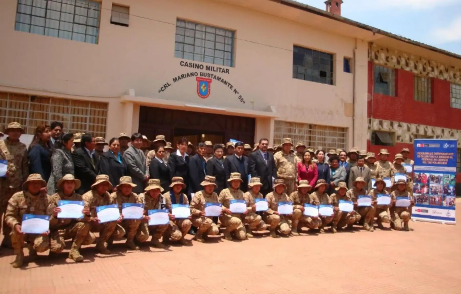 El Programa de Entrenamiento en Salud Pública capacitó este año a 200 jóvenes que realizan el servicio militar voluntario en las regiones Amazonas, Arequipa, Puno y San Martin, para hacer frente a las acciones de promoción, prevención, control de riesgos y daños en salud pública.