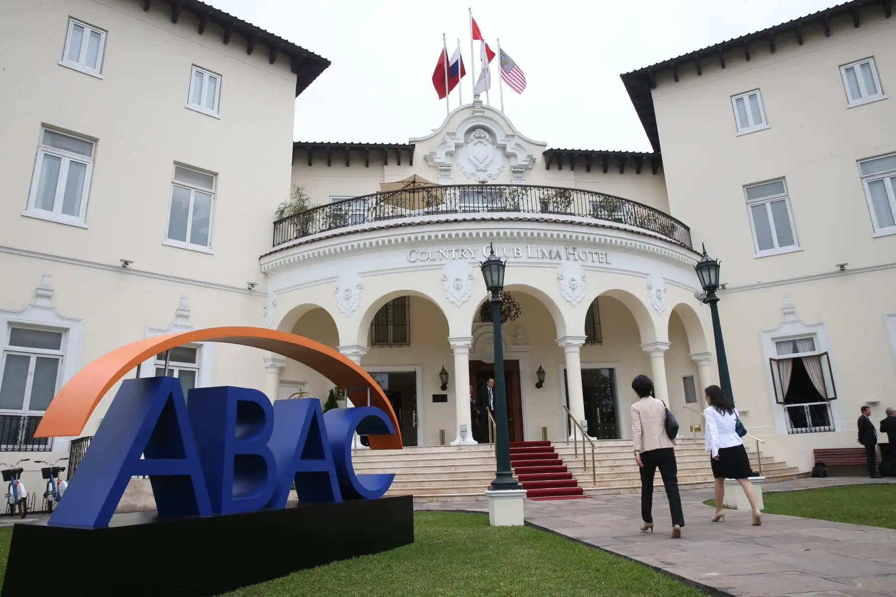 LIMA, PERÚ NOVIEMBRE 14. Sede del Country Club donde se inaugurará cumbre APEC.

Foto: ANDINA/Juan Carlos Guzmán Negrini.