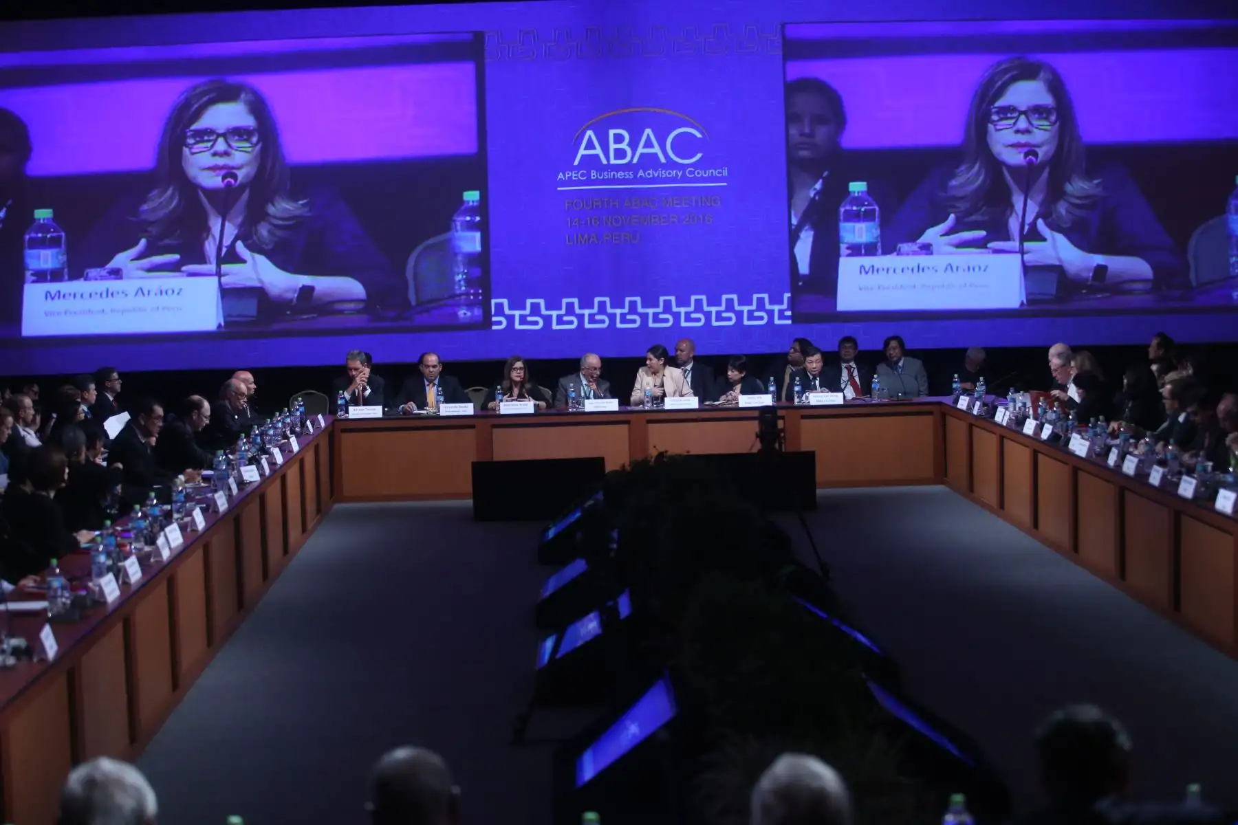 LIMA, PERÚ NOVIEMBRE 14. Premier Fernando Zavala inauguró reunión del Consejo Consultivo Empresarial del foro APEC.

Foto: ANDINA/Juan Carlos Guzmán Negrini.