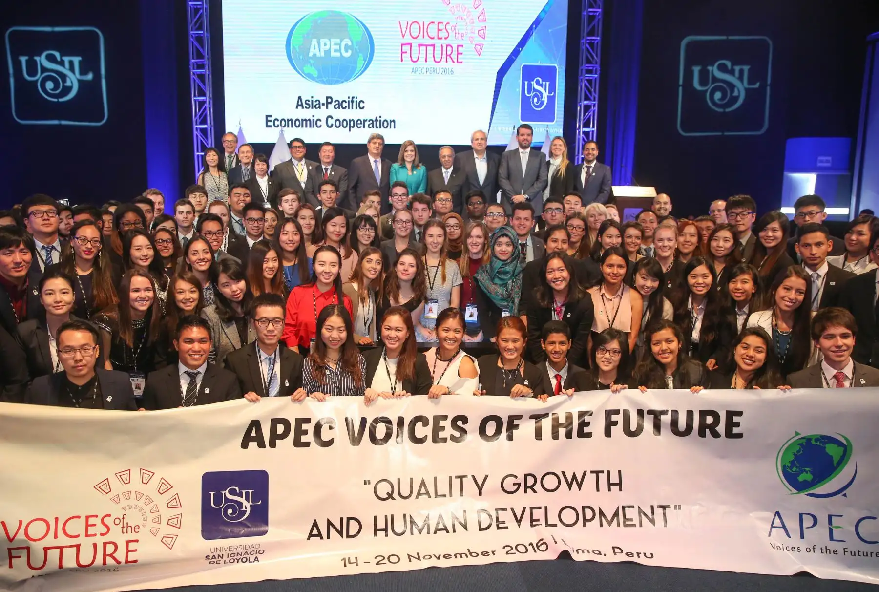 LIMA PERÚ, NOVIEMBRE 15. La segunda vicepresidenta de la República y presidenta de la Comisión de Alto Nivel APEC, Mercedes Aráoz, participa del programa APEC Voices of the Future. Foto: ANDINA/ Vidal Tarqui