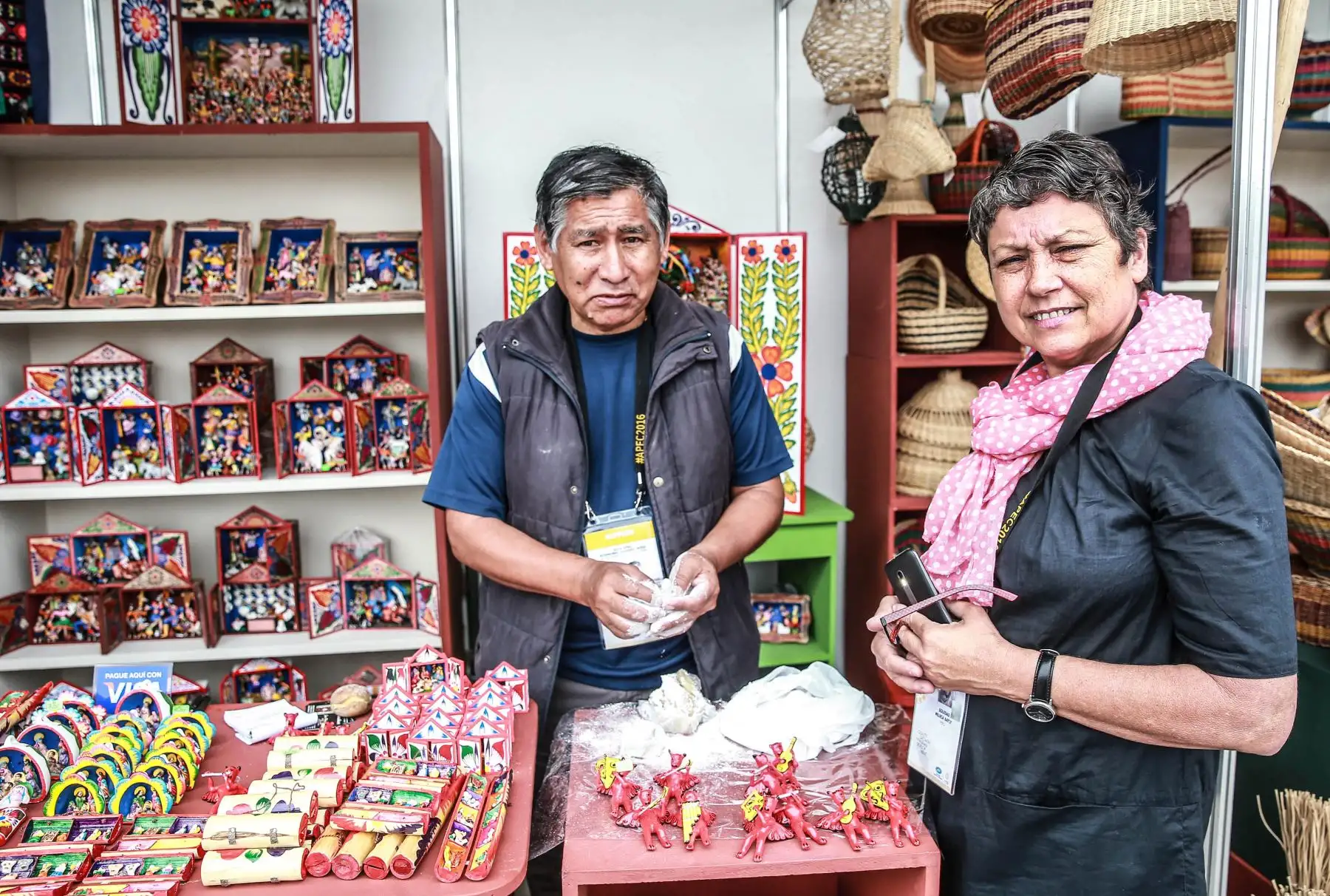 LIMA,PERÚ-NOVIEMBRE 15. Artesanos de todas las regiones presentan sus trabajos en encuentro de APEC en Lima. Foto: ANDINA/ Jhony Laurente