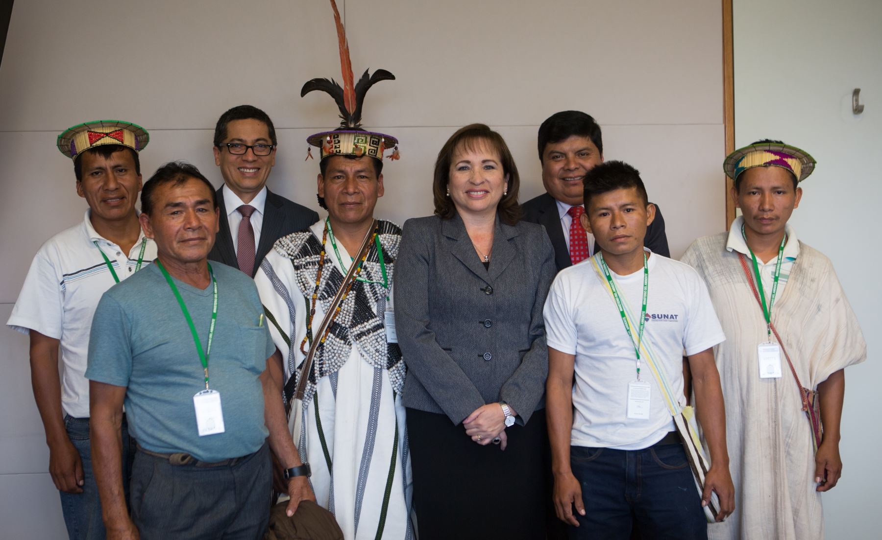 Representantes de comunidades nativas Asháninkas del departamento de Pasco se reunieron con la ministra del Ambiente, Elsa Galarza.