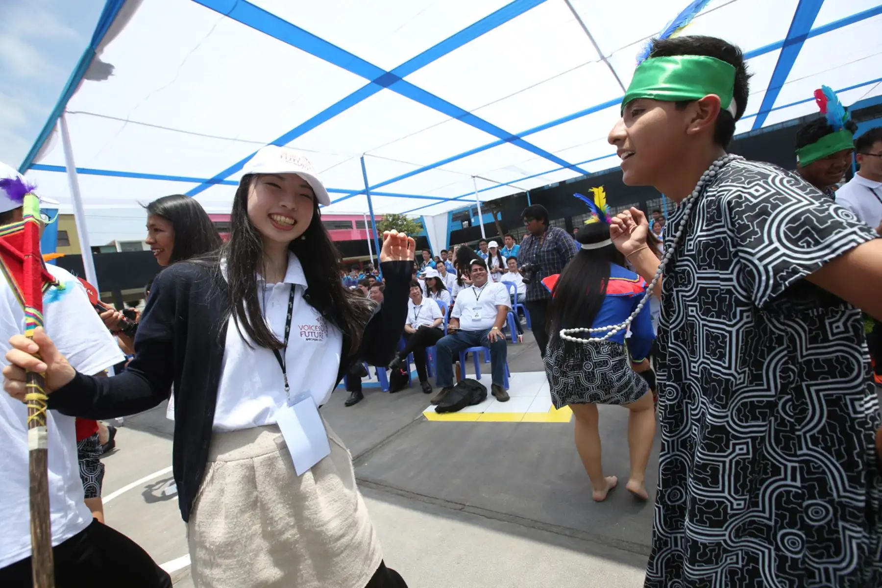 LIMA, PERÚ - NOVIEMBRE 16. Gobernador Regional del Callao, Félix Moreno, presenció el encuentro entre 130 jóvenes líderes participantes de distintas economías del Foro de Cooperación Económica Asia-Pacífico APEC 2016.

Foto: ANDINA/Juan Carlos Guzmán Negrini.