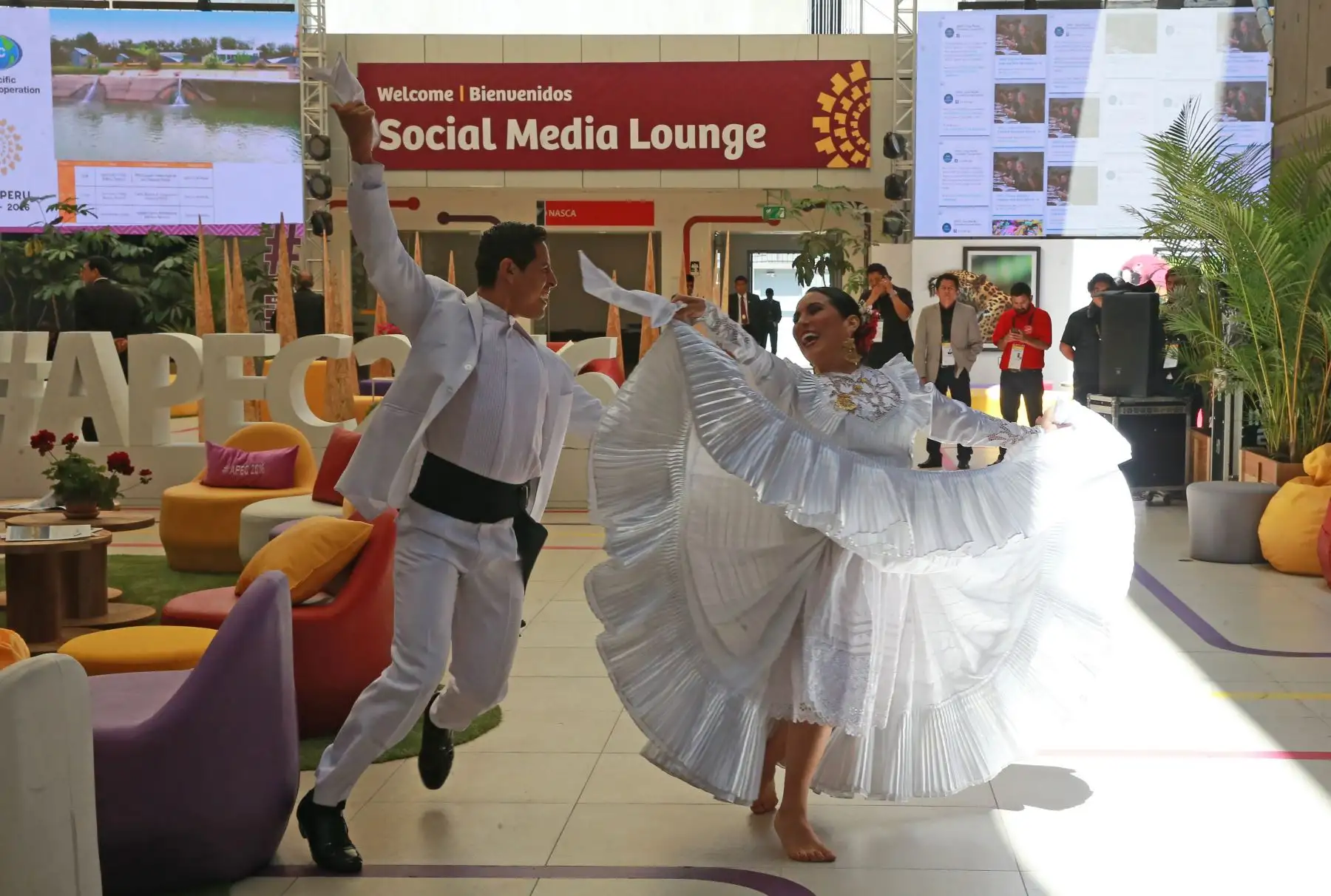 LIMA, PERÚ - NOVIEMBRE 16.Marinera norteña deleita a los asistentes del Foro APEC 2016. Foto:ANDINA/ Jhony Laurente