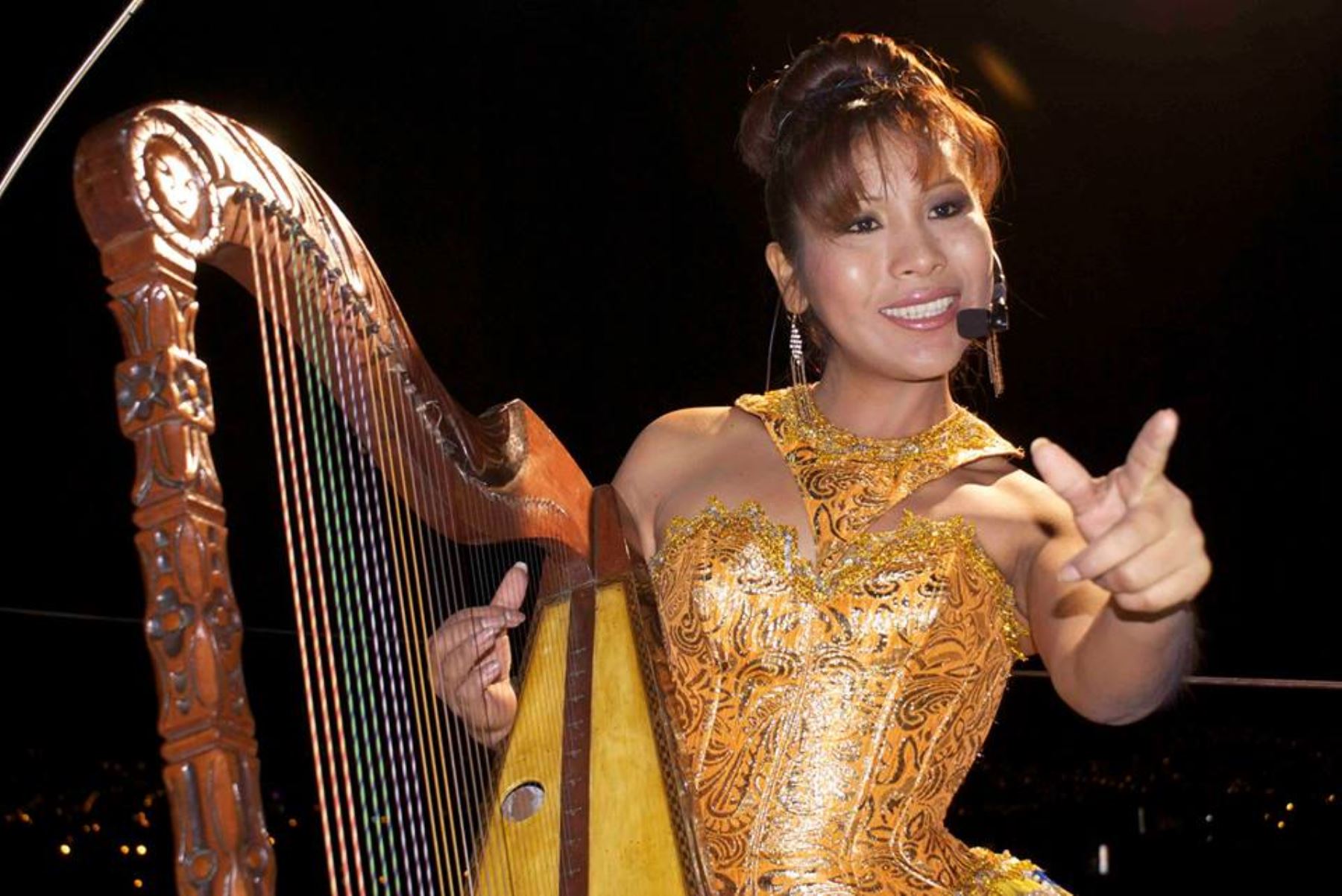 Laurita Pacheco, exponente del huayno con arpa y otros géneros musicales andinos, se presenta en la sede de APEC el viernes.