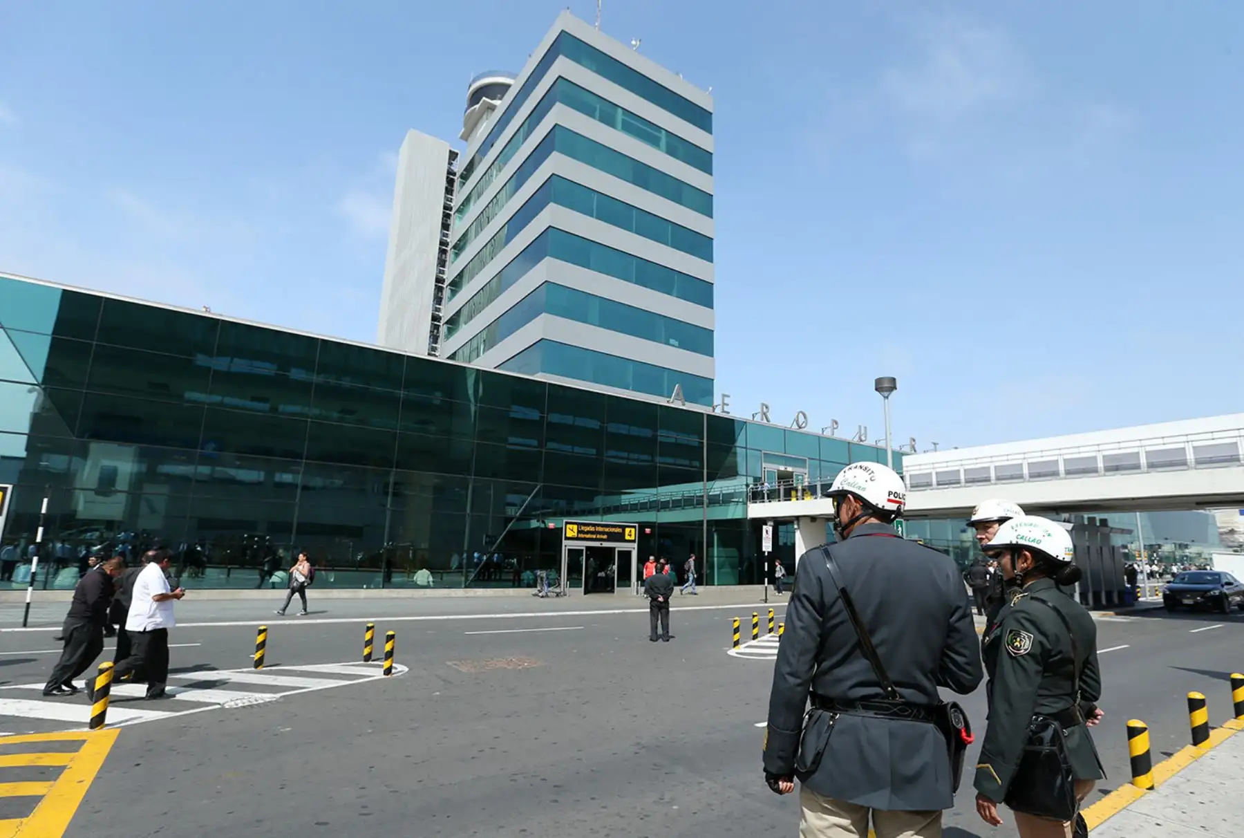 LIMA PERÚ, NOVIEMBRE 18. Medidas de seguridad en el Aeropuerto Internacional Jorge Chavez. Foto: ANDINA/Melina Mejía