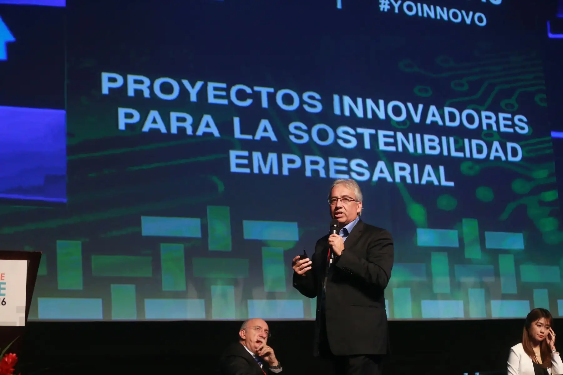 LIMA, PERÚ NOVIEMBRE 17. Exposición de Johny, García como parte de la IX Cumbre Pyme APEC 2016.

Foto: Andina Jhony Laurente.