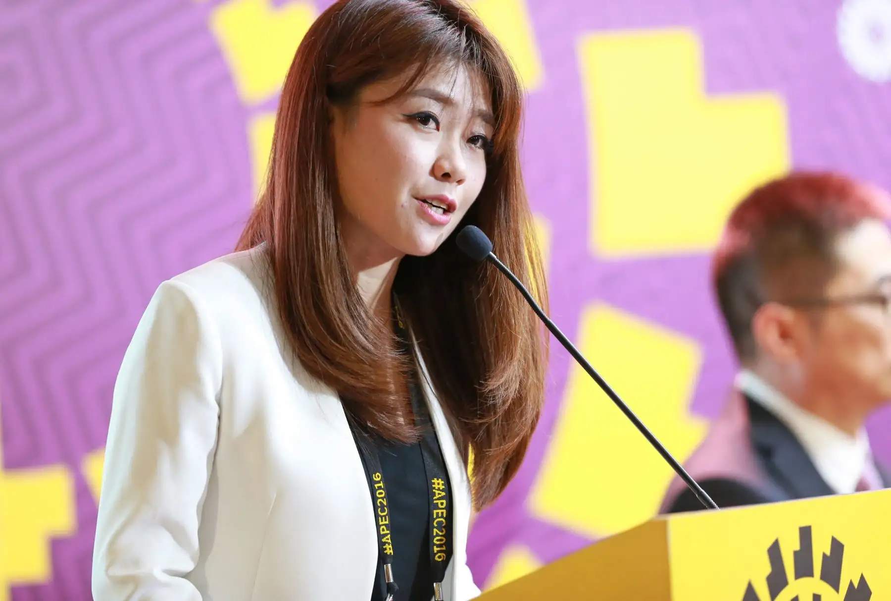 LIMA PERÚ, NOVIEMBRE 17. Xiaofei Yao de Beijing Rogrand, lanza en rueda de prensa la innovación para la industria de la salud HIIA en el Foro APEC 2016. Foto: ANDINA/ Norman Cordova