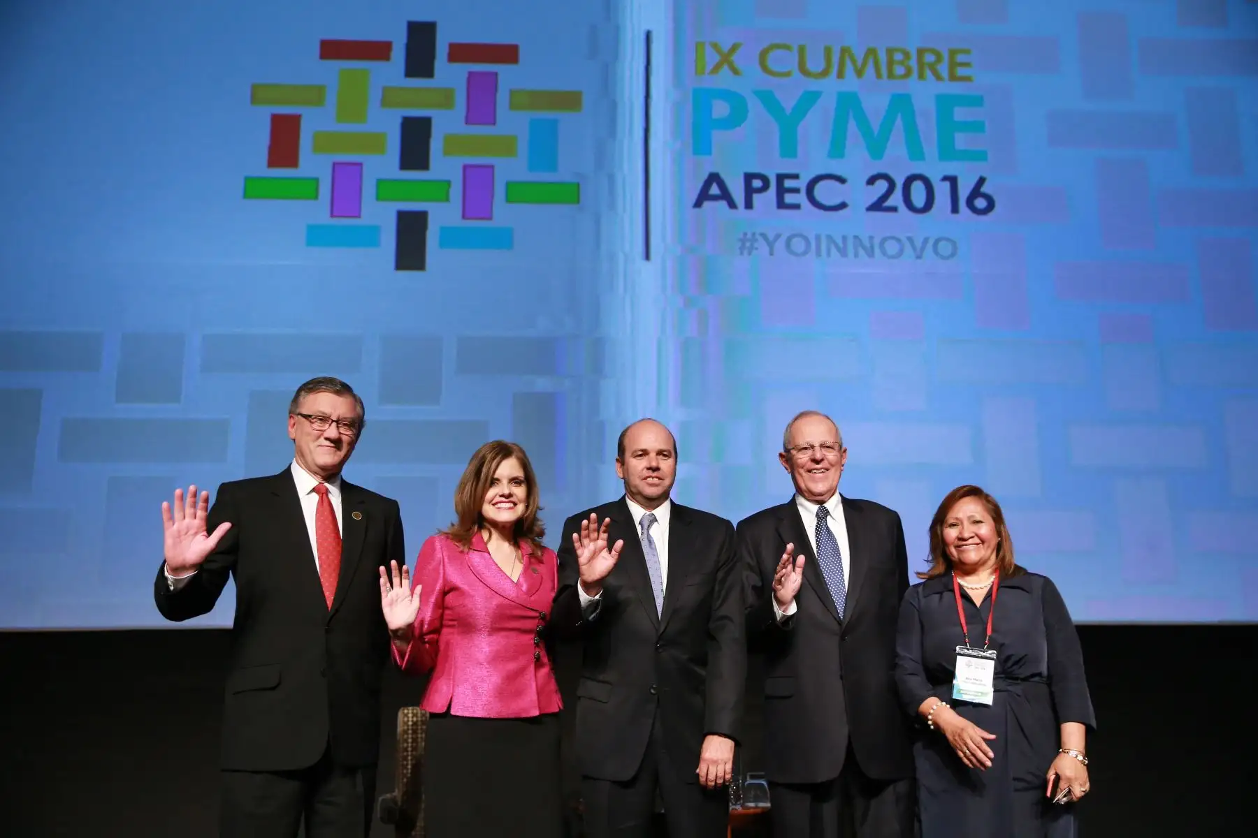 LIMA, PERÚ NOVIEMBRE 17. Presidente Pedro Pablo Kuczynski clausuró la IX Cumbre PYME APEC 2016.

Foto: ANDINA/Jhony Laurente.