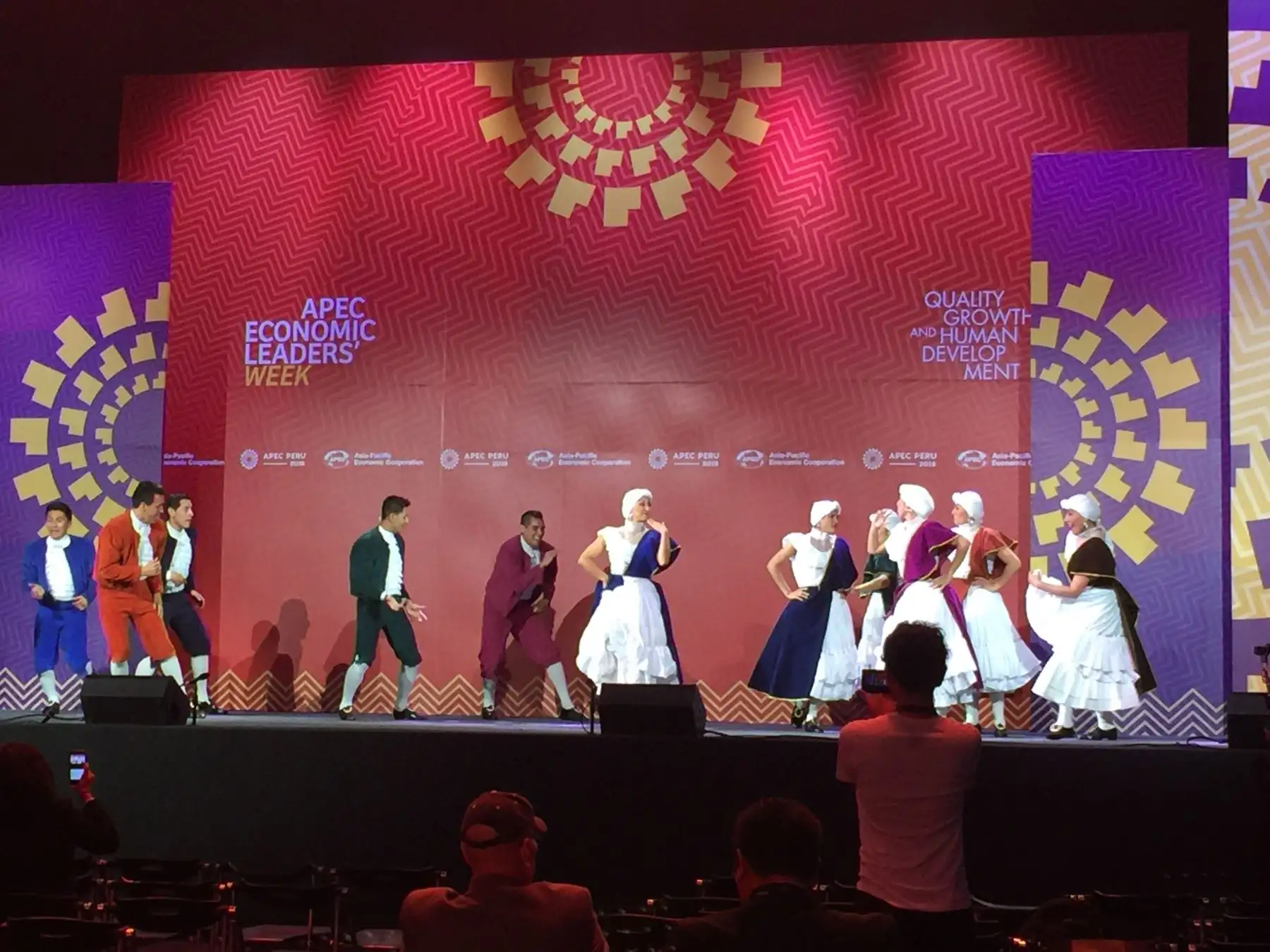 Ritmos afroperuanos en Foro Apec 2016