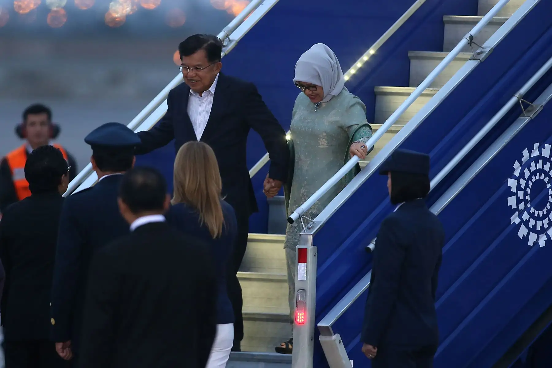 LIMA,PERÚ-NOVIEMBRE 18. Llegada del lider de la economía Indonesia, Jusuf Kalla,  al grupo 8 de la FAP.Foto: ANDINA/archivo.