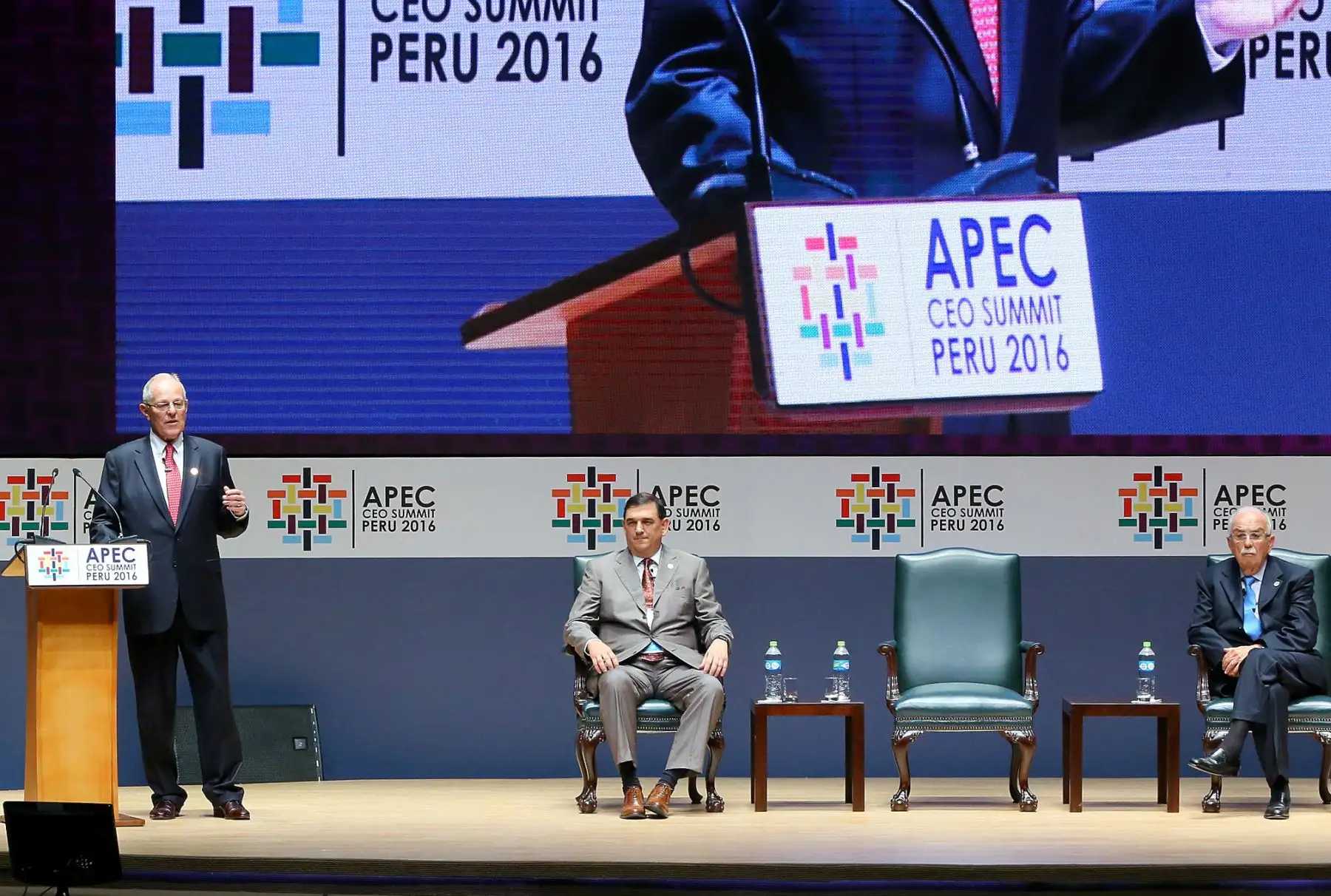 Presidente Kuczynski inaugura la sesión plenaria de la Cumbre Empresarial APEC CEO Summit. Foto: Prensa Presidencia