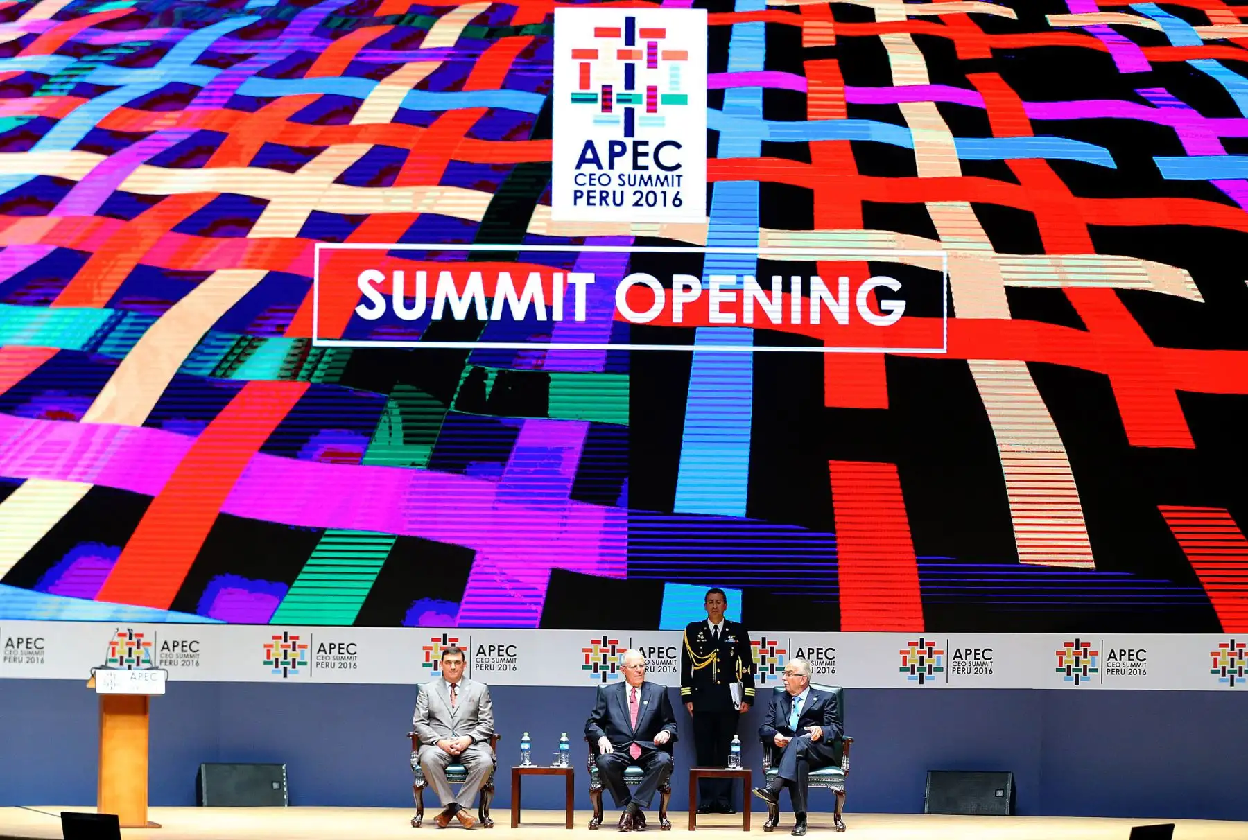 Presidente Kuczynski inaugura la sesión plenaria de la Cumbre Empresarial APEC CEO Summit. Foto: Prensa Presidencia