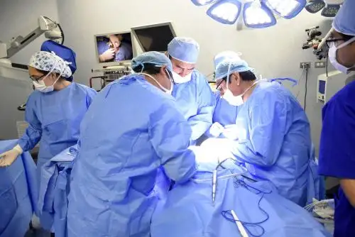 Gracias a una operación a cargo de un equipo de expertos del INSN-SB, un niño asháninka dejó de ser sordo. Cirugía resolvió problema congénito.