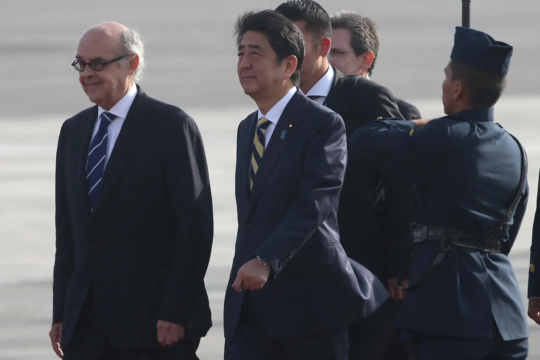 LIMA,PERÚ-NOVIEMBRE 18. Llegada del líder de la economía de Japón Shinzo Abe
al grupo 8 de la FAP.Foto: ANDINA/archivo.