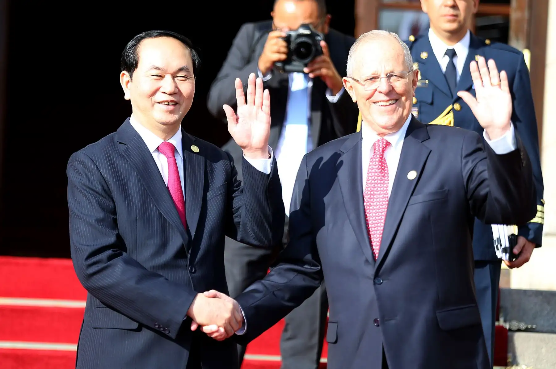 LIMA, PERÚ, 18 NOV.- El presidente del Perú, Pedro Pablo Kuczynski, recibe en Palacio de Gobierno a su homólogo de Vietnam, Tran Dai Quang. Foto: ANDINA/Prensa Presidencia