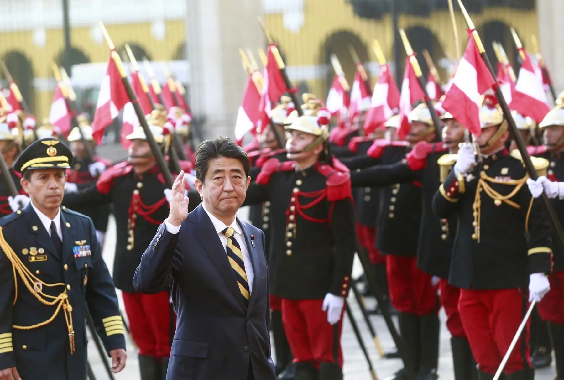 El Presidente de la República, Pedro Pablo Kuczynski, se reúne con el primer ministro de Japón, Shinzo Abe, en Palacio de Gobierno. Foto: ANDINA/Jhony Laurente.