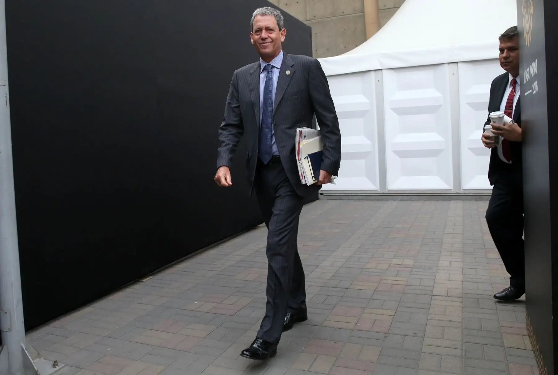 LIMA PERÚ, NOVIEMBRE 19. Ministro de Economia, Alfredo Thorne a su llegada a la sede del APEC 2016. Foto: ANDINA/Vidal Tarqui