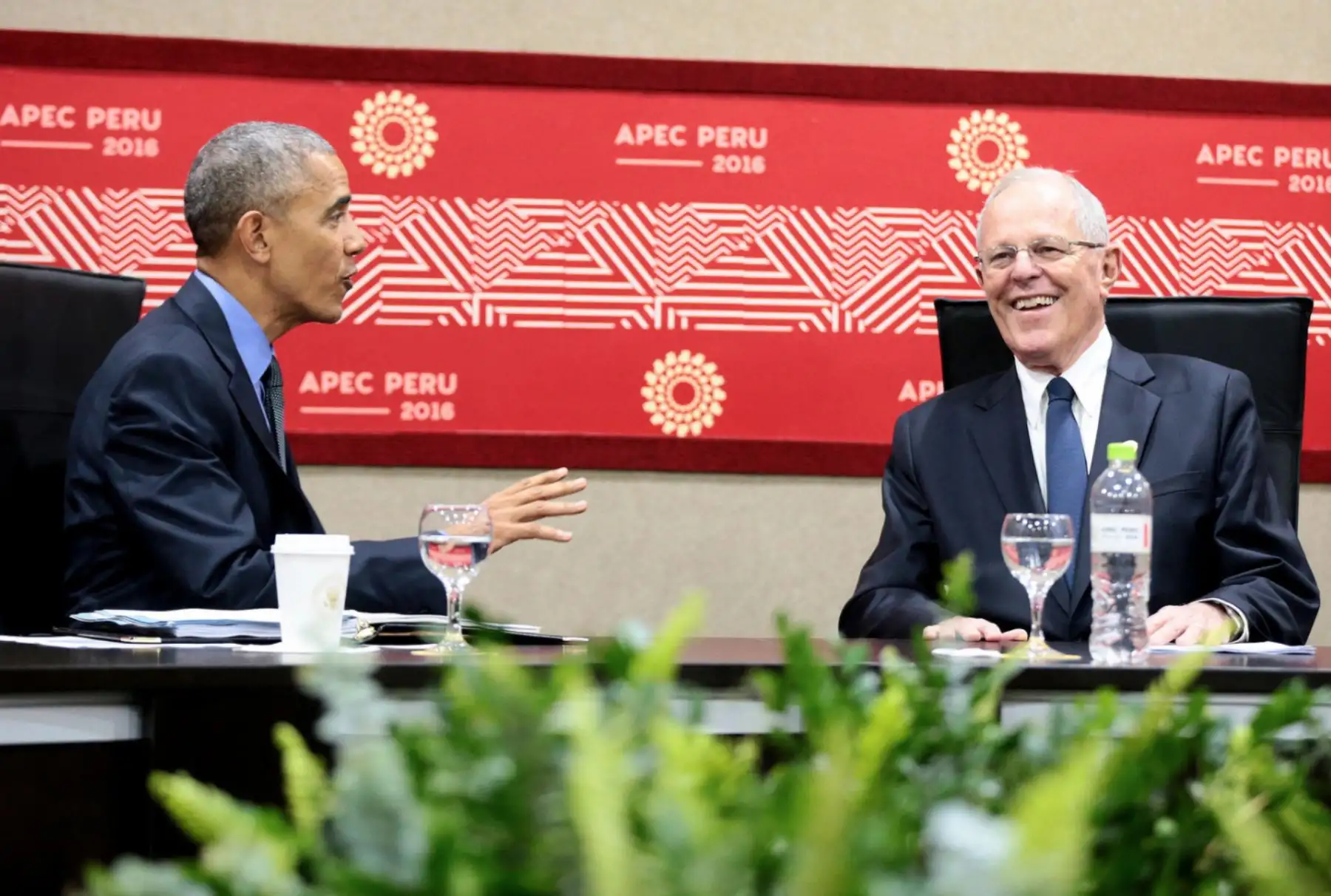 LIMA, PERÚ - NOVIEMBRE 19. Presidente de la República Pedro Pablo Kuczynski se reune con el presidente de Estados Unidos, Barack Obama en el Centro de Convenciones de Lima.

Foto: ANDINA/Prensa Presidencia