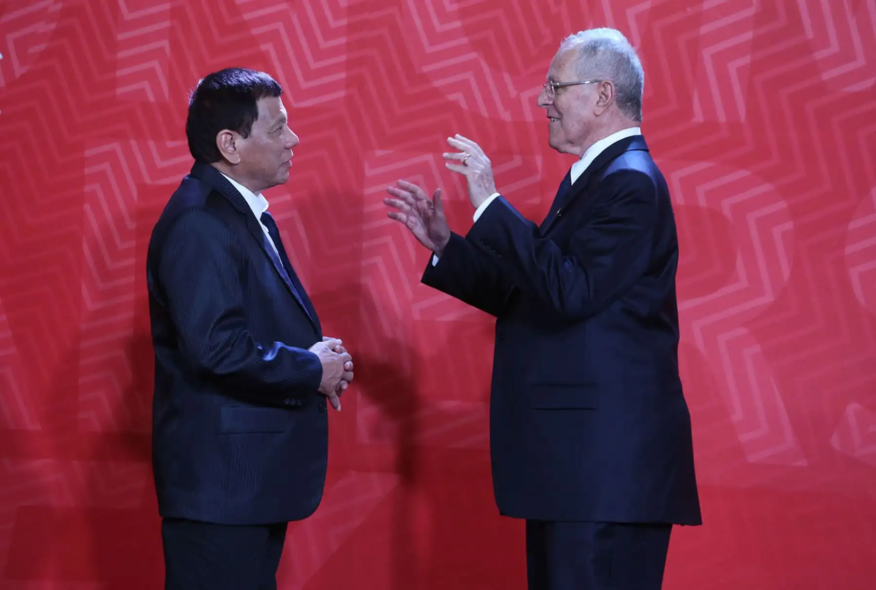 LIMA PERÚ, NOVIEMBRE 19. Presidente Pedro Pablo Kuczynski da la bienvenida al Líder de Filipinas Rodrigo Duterte a la Cumbre APEC 2016. Foto: ANDINA/Melina Mejía
