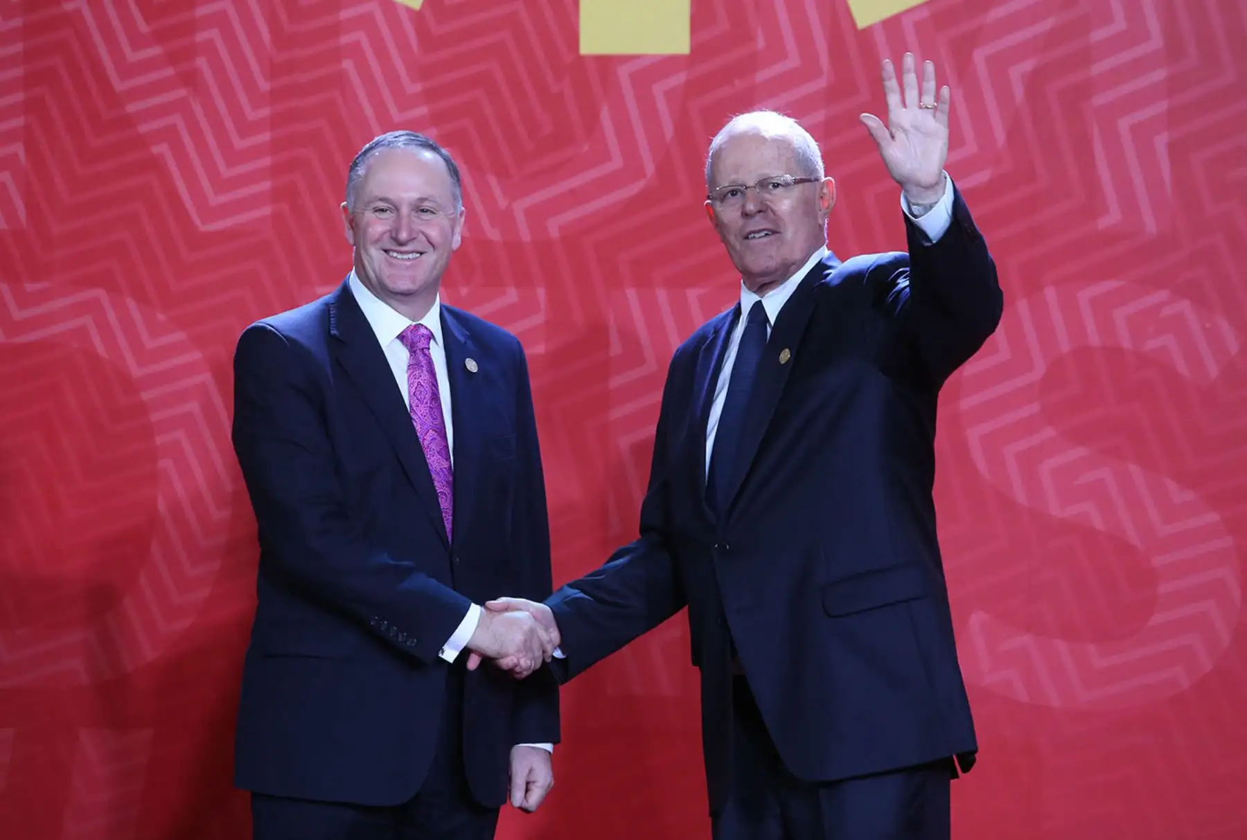 LIMA PERÚ, NOVIEMBRE 19. Presidente Pedro Pablo Kuczynski da la bienvenida al Líder de Nueva Zelanda, John Key a la Cumbre APEC 2016. Foto: ANDINA/Melina Mejía