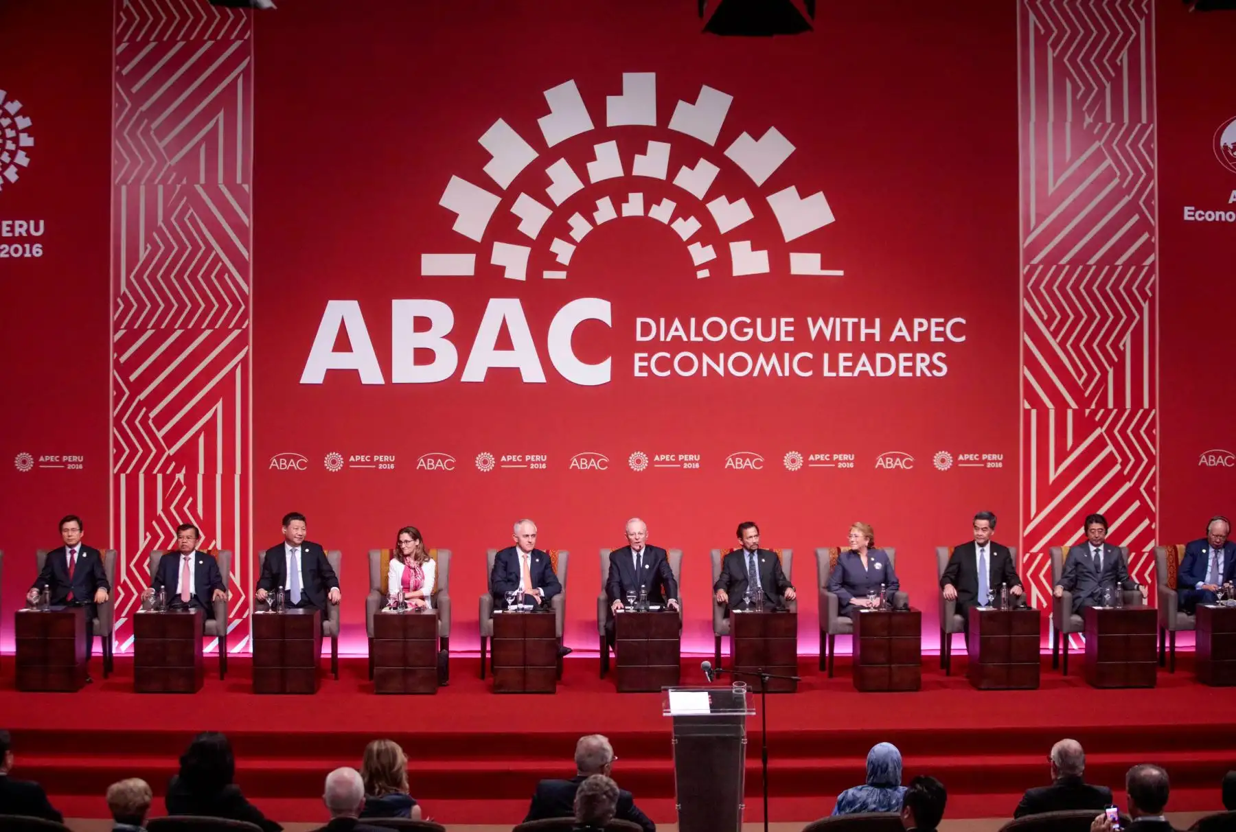 LIMA PERÚ, NOVIEMBRE 19. Presidente Pedro Pablo Kuczynski se reúne con los líderes en el Foro APEC 2016. Foto: ANDINA/ Carlos Lezama