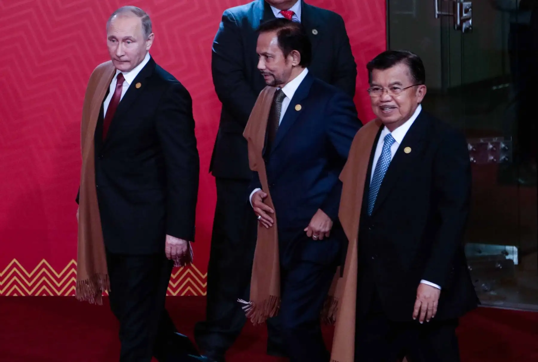 LIMA,PERÚ-NOVIEMBRE 20.Los líderes de las 21 Economías del Foro de Cooperación Económica Asia Pacífico se tomaron esta mañana la fotografía oficial de la reunión Cumbre que se realiza en Lima. Foto: ANDINA/ Carlos Lezama