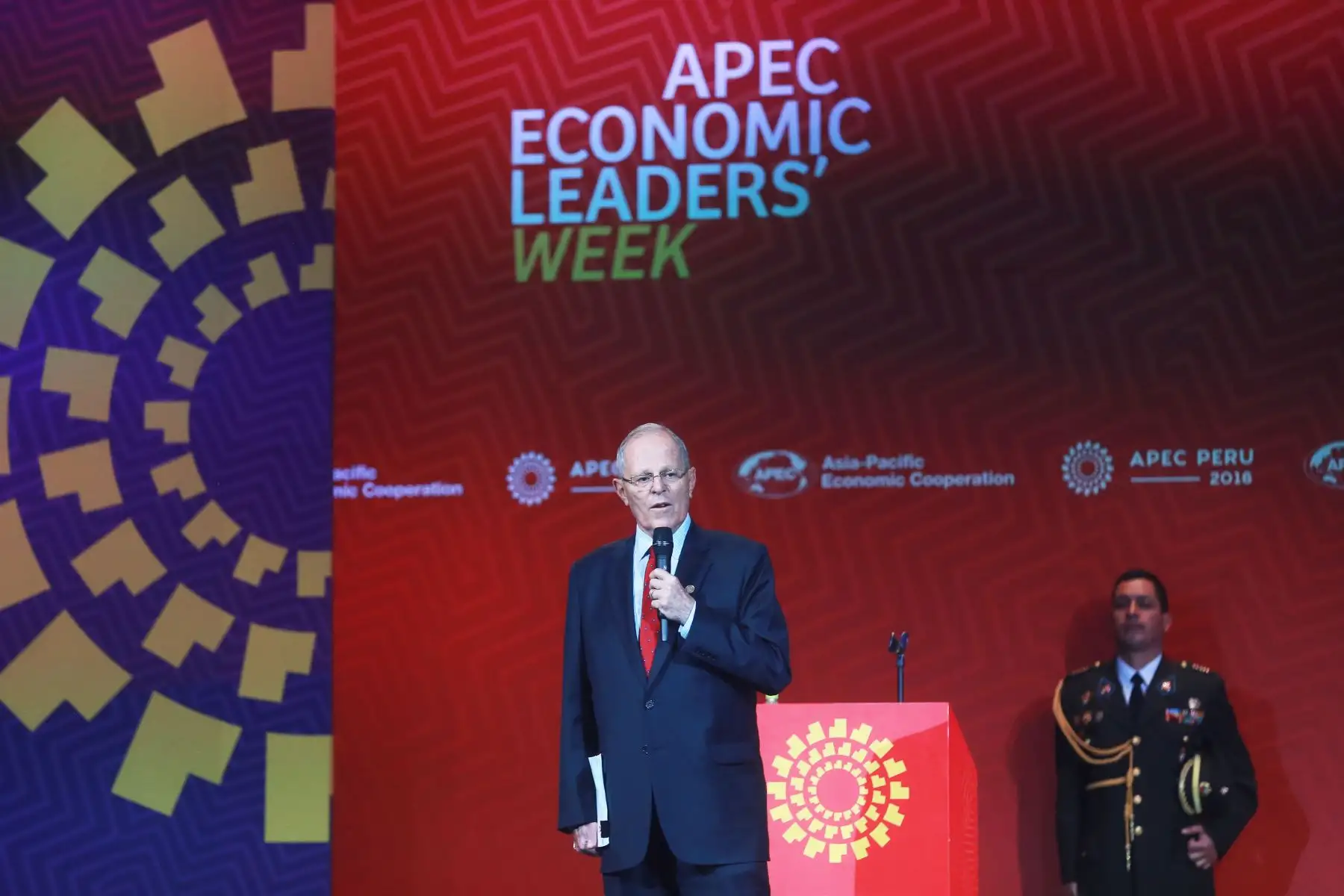 LIMA,PERU-NOVIEMBRE 20.  Presidente Pedro Pablo Kuczynski, presenta la 24º Declaración de Líderes APEC 2016, en el Centro de Convenciones de Lima. Foto: ANDINA/Jhony Laurente