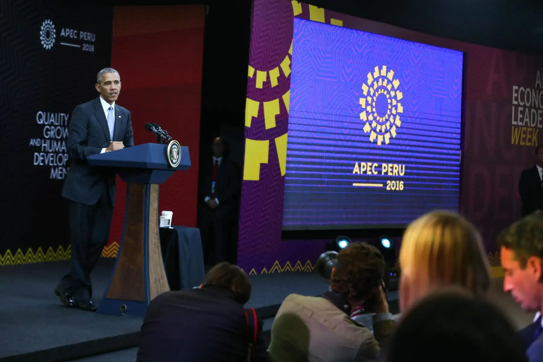 Conferencia de prensa del presidente de Estados Unidos, Barack Obama, en la 24º Cumbre de Líderes del Foro de Cooperación Asia Pacífico (APEC). Foto: ANDINA/ Vidal Tarqui