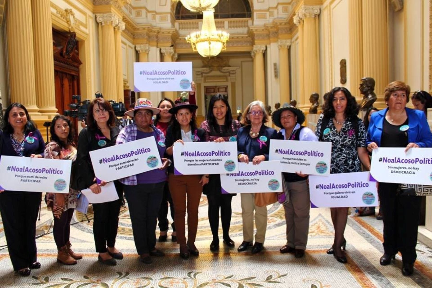 Frente Amplio presentó iniciativa para erradicar acoso político contra mujeres.
