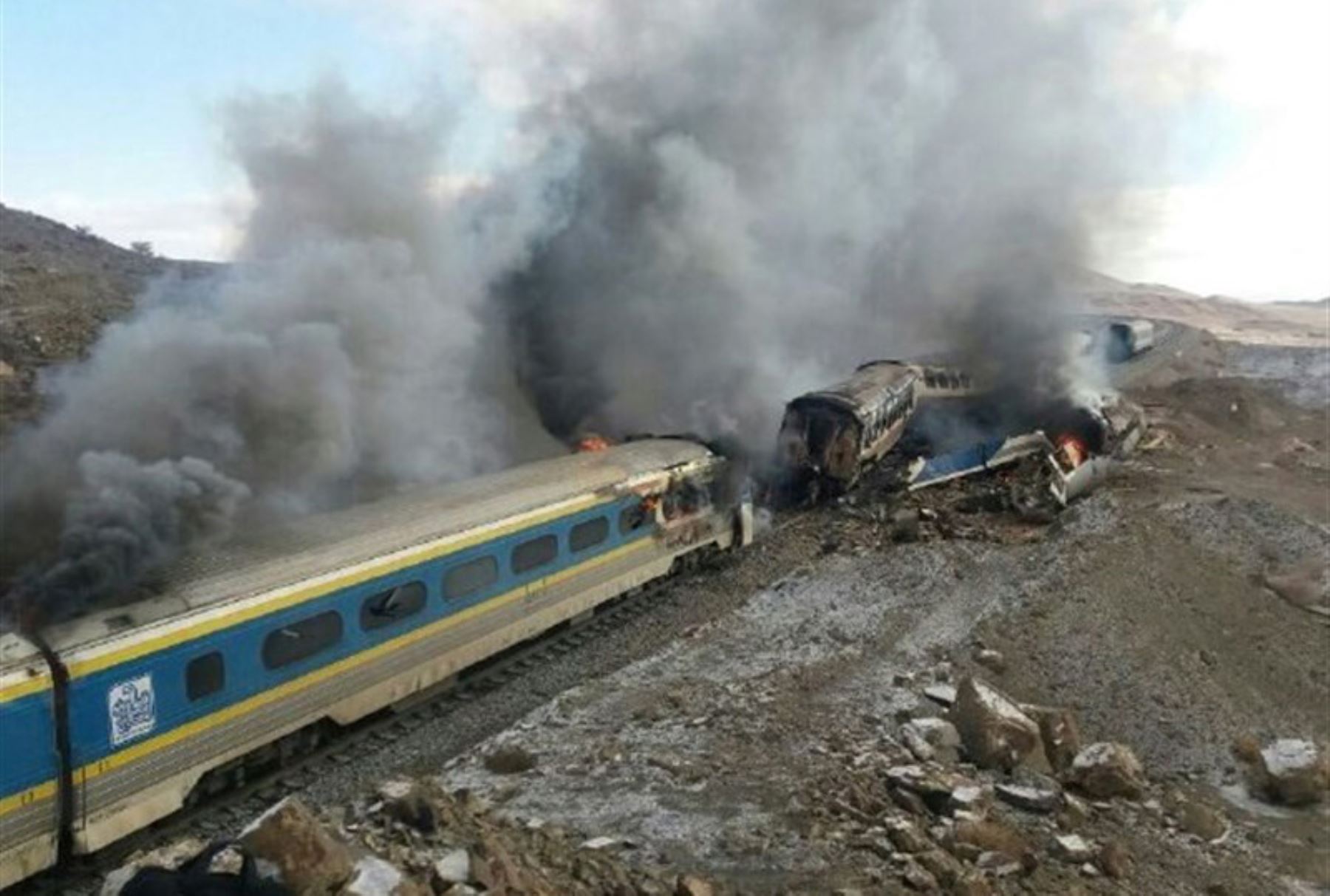 31 personas murieron en un choque de dos tres trenes en el norte de Irán. Foto: AFP